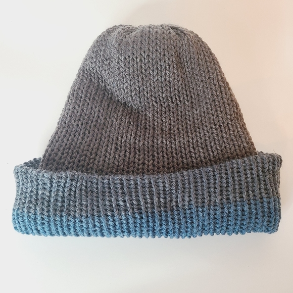 Kids double knit hat - Picture 2 of 2